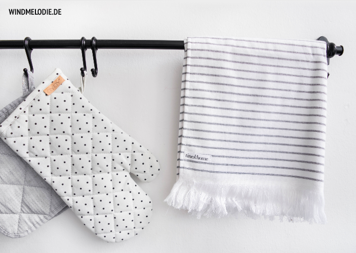 TineK Handtuch gestreift Ofenhandschuhe Punkte schwarz weiß