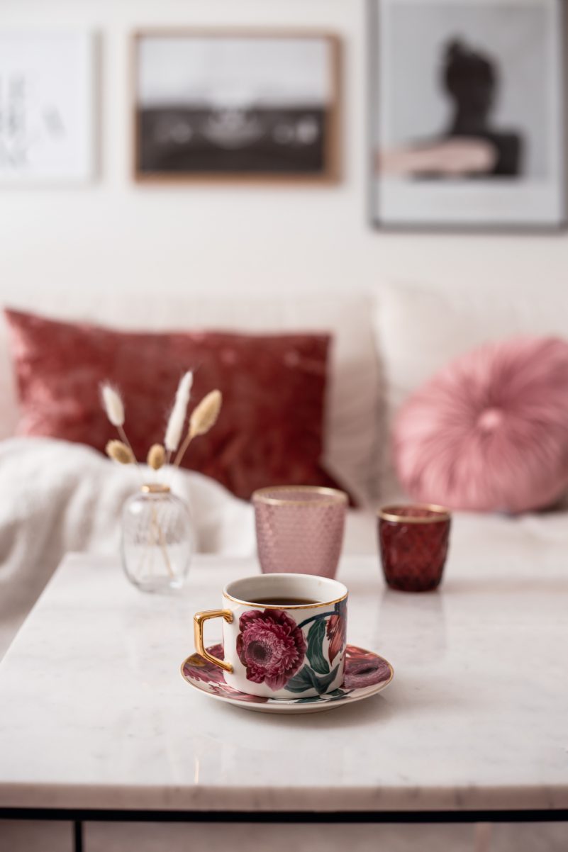 tasse blumen muster gold