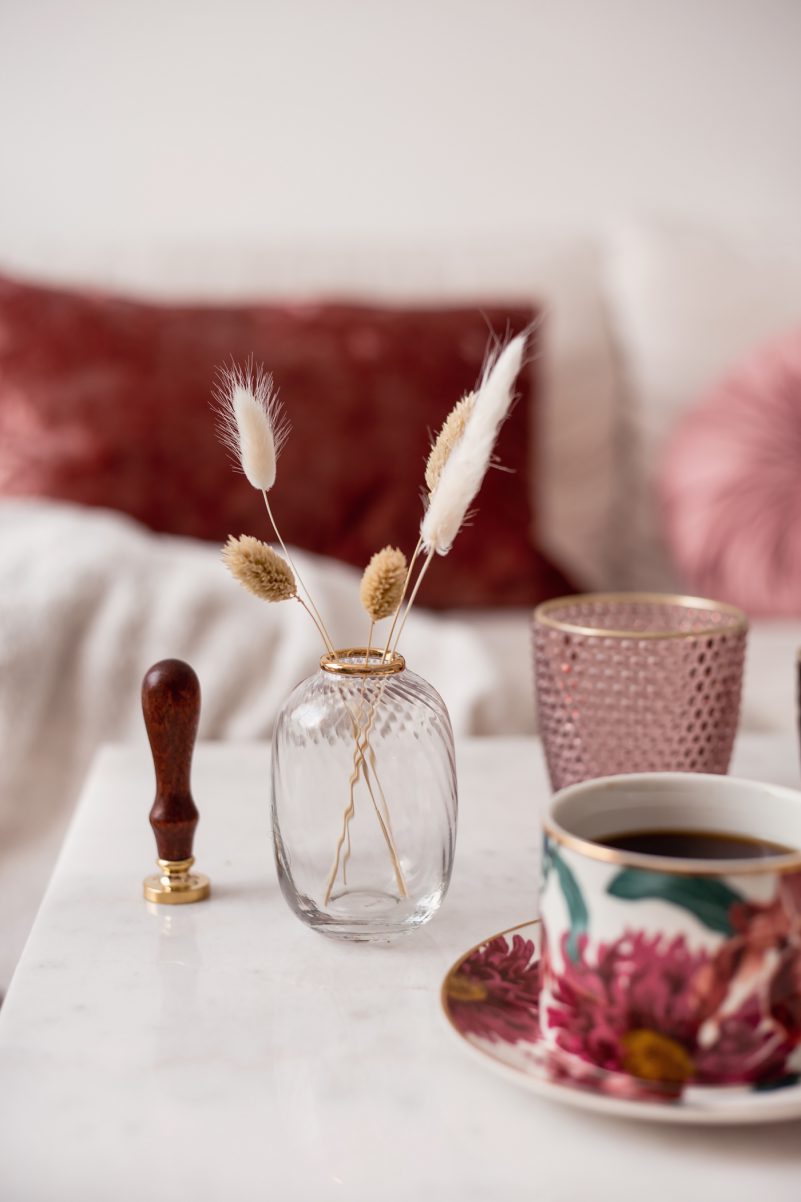vase gold glas mit gras deko