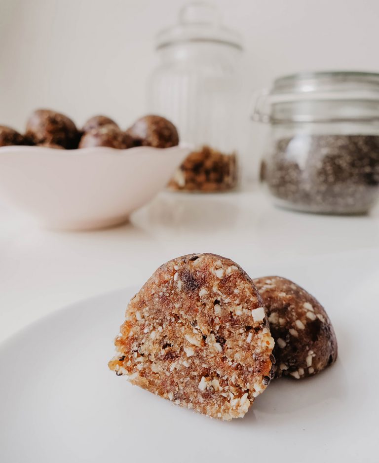 Vegan Raw Chia Bites