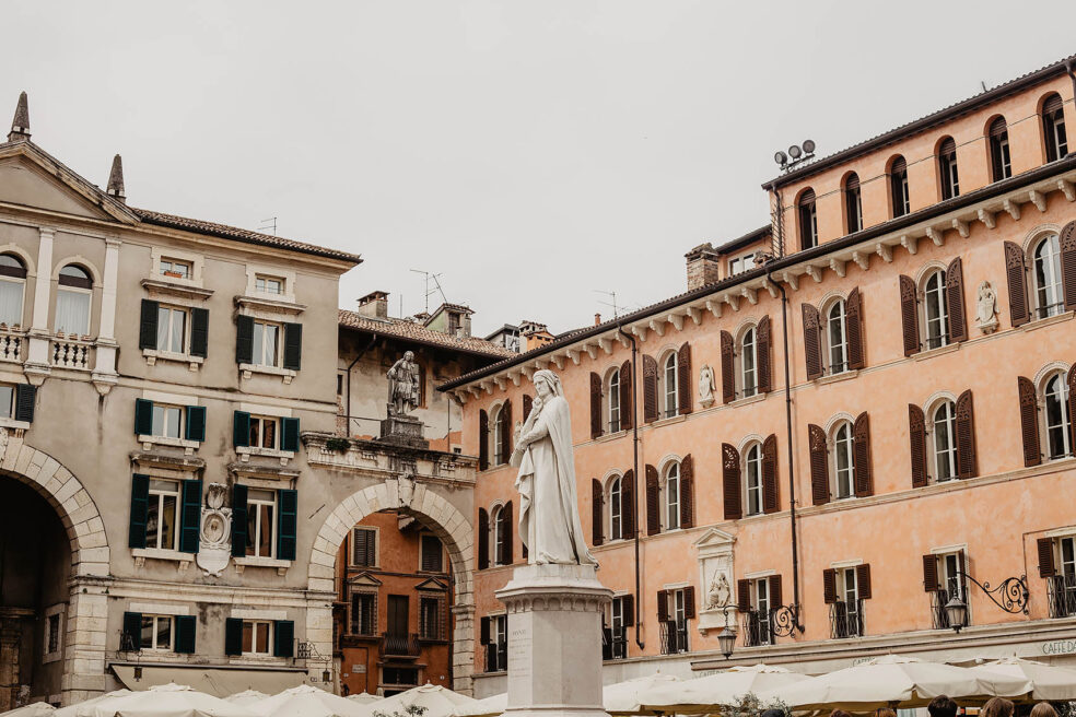 dante piazza dei signori verona