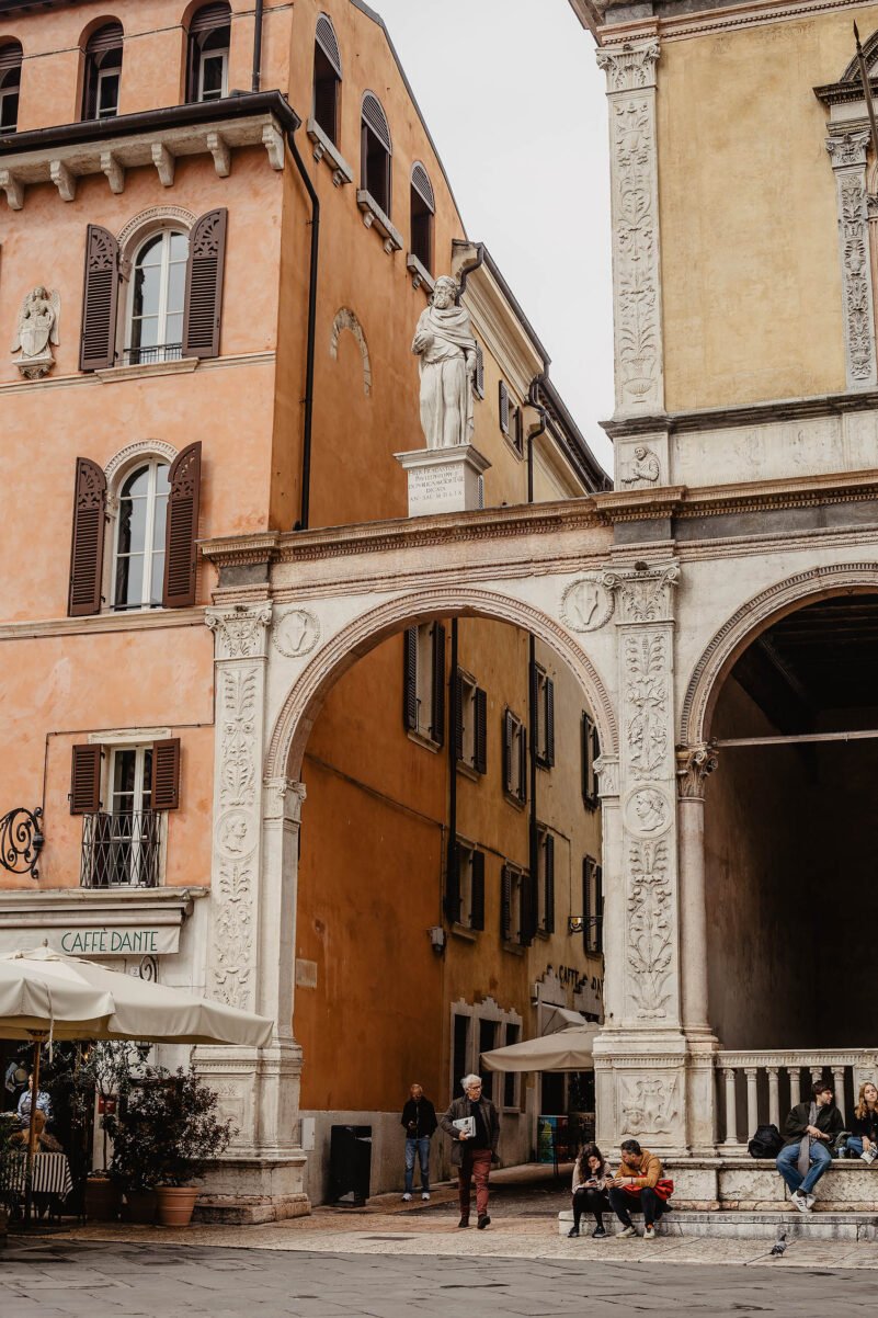 piazza dei signori torbogen