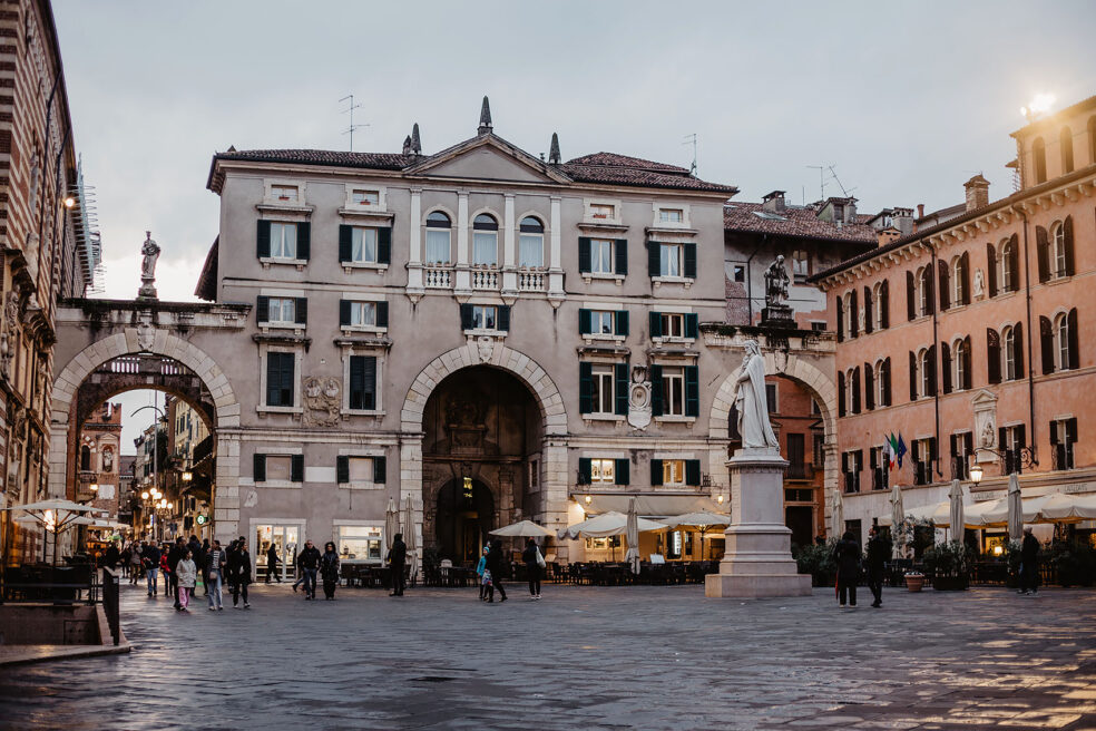 verona abends piazza dei signori