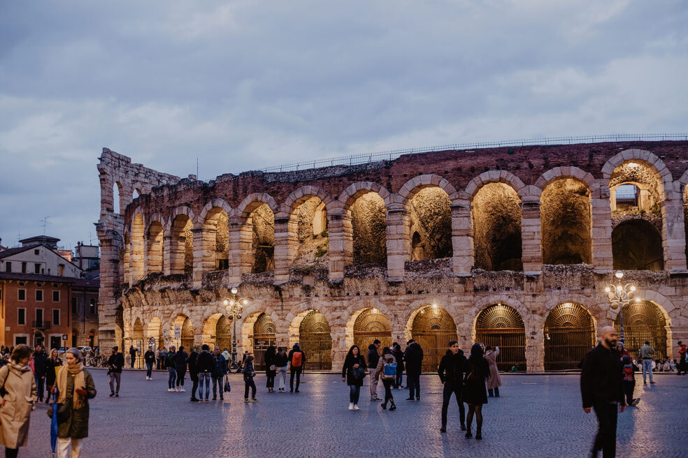 verona arena nachts