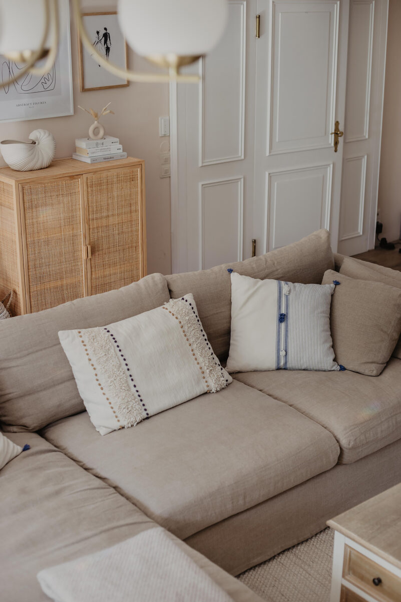 wohnzimmer landhaus stil weiß beige