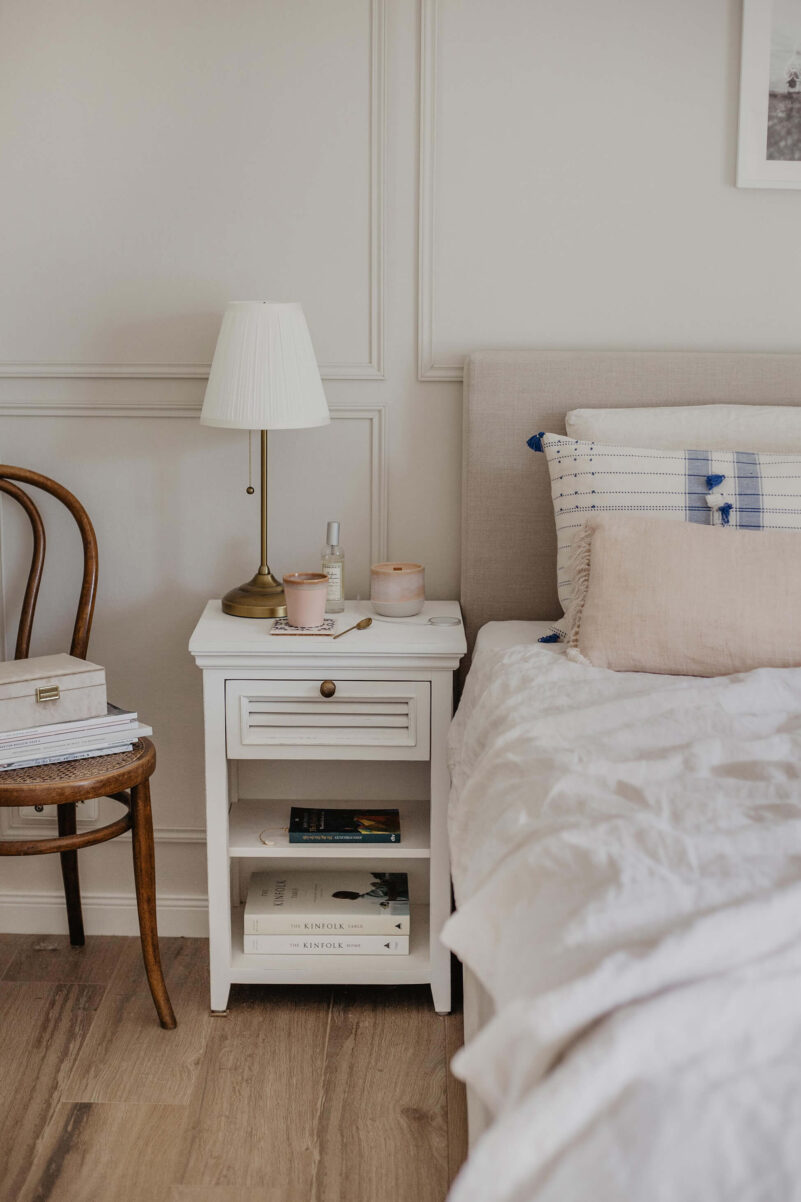 schlafzimmerl landhaus stil nachttisch weiss